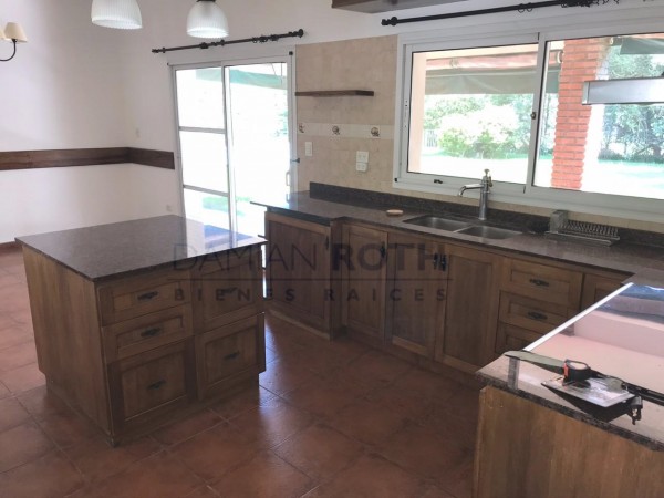Casa en Venta - Campos de Alvarez - 3 dormitorios