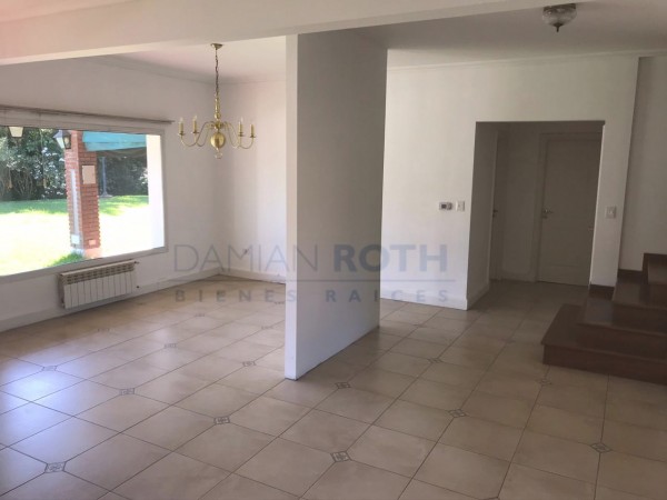 Casa en Venta - Campos de Alvarez - 3 dormitorios