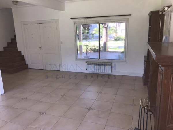 Casa en Venta - Campos de Alvarez - 3 dormitorios