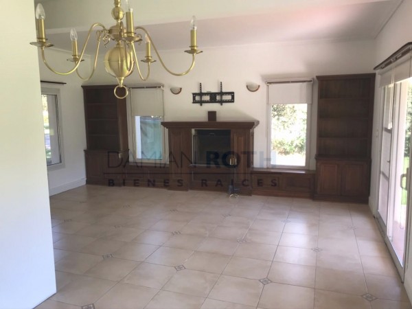 Casa en Venta - Campos de Alvarez - 3 dormitorios
