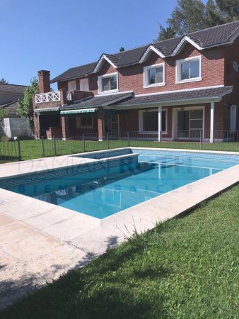 Casa en Venta - Campos de Alvarez - 3 dormitorios