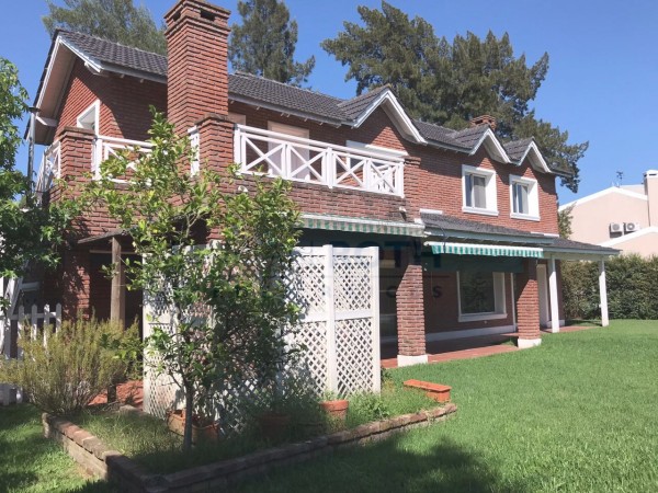 Casa en Venta - Campos de Alvarez - 3 dormitorios