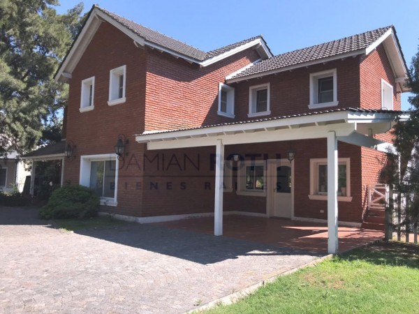 Casa en Venta - Campos de Alvarez - 3 dormitorios