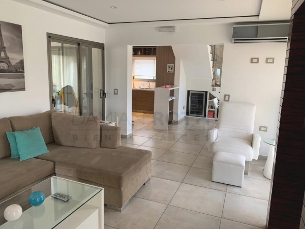 Casa en Venta - Casco de Alvarez - 3 Dormitorios