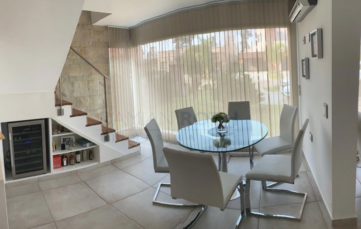 Casa en Venta - Casco de Alvarez - 3 Dormitorios