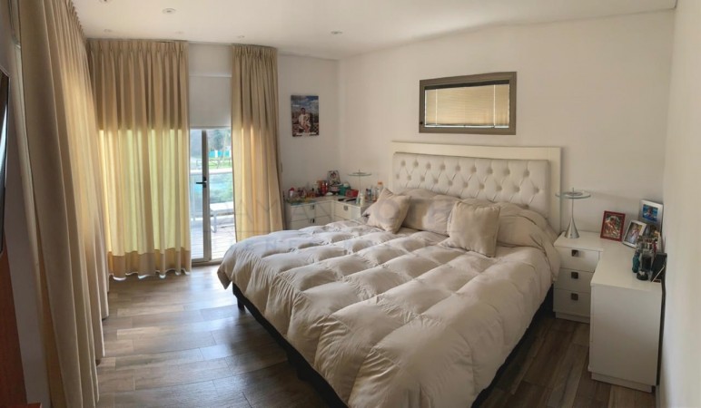 Casa en Venta - Casco de Alvarez - 3 Dormitorios