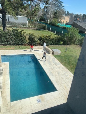 Casa en Venta - Casco de Alvarez - 3 Dormitorios