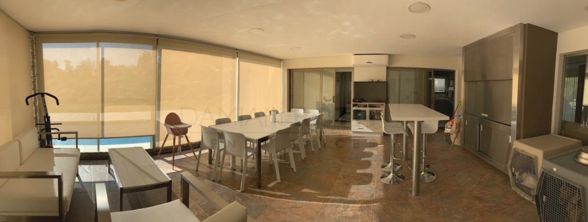 Casa en Venta - Casco de Alvarez - 3 Dormitorios